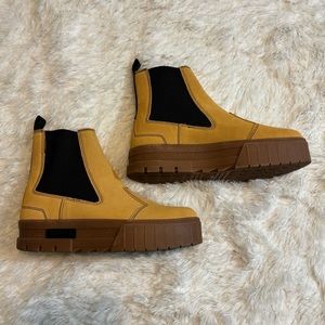 Puma Mayze Suede Platform Chelsea Boots Shoes